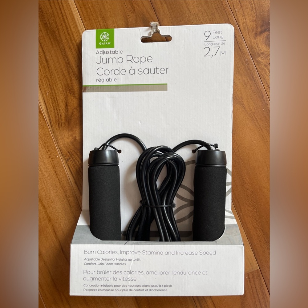 Gaiam Classic Speed Rope for Women and Men - Jumping Rope for Fitness